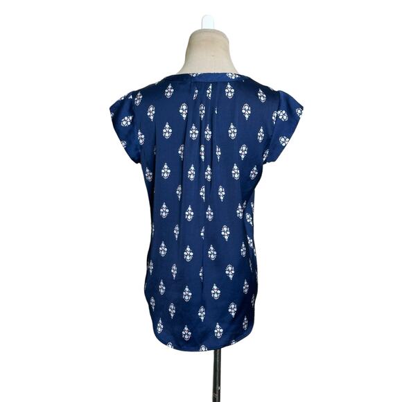 Liz Claiborne blue floral short sleeves tunic blouse size PS - Picture 8 of 9